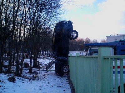 car crash_stupidfotos.jpg